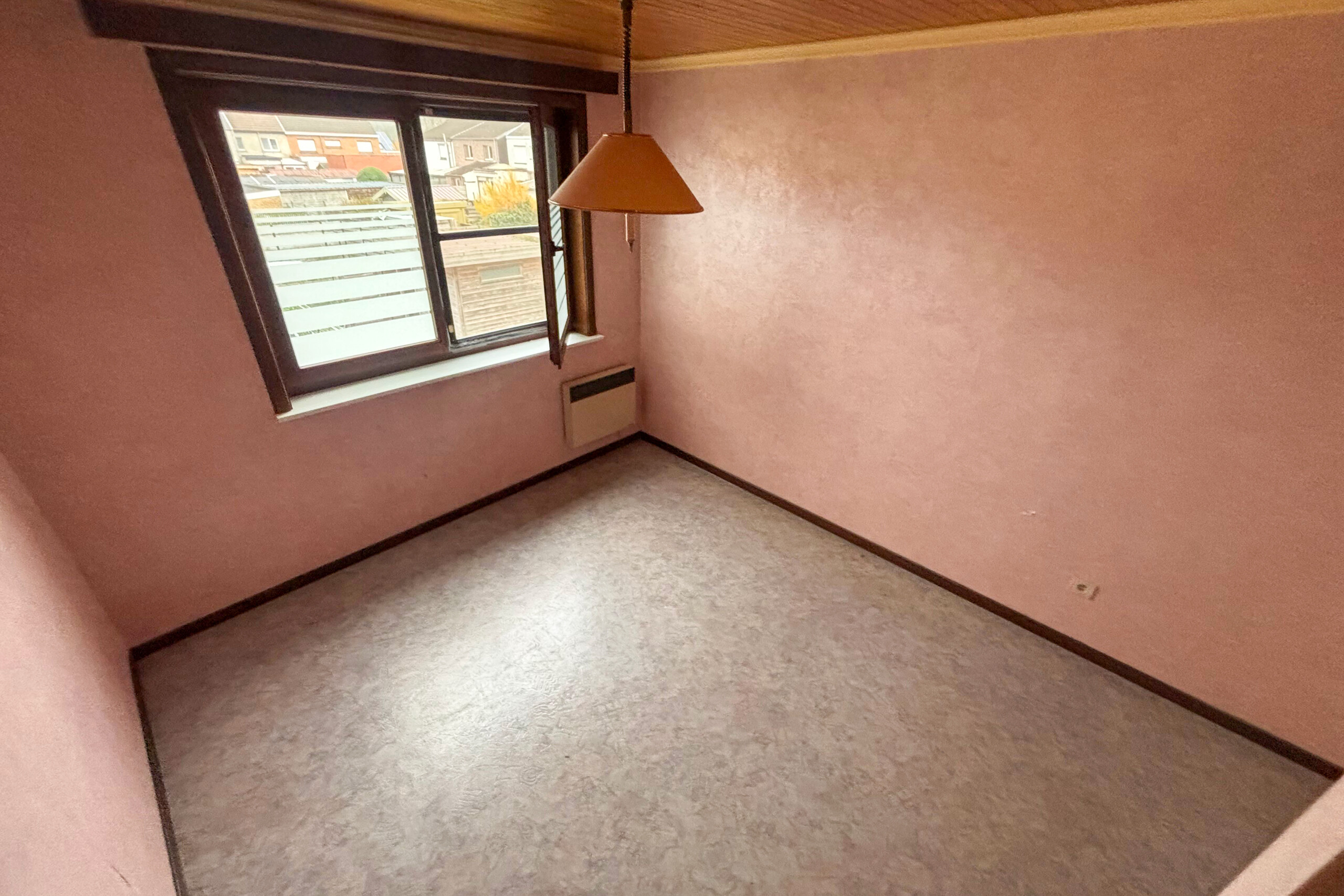 TotalCleanup-Afbeeldingen-Realisaties-LindseyO-TotaleLeeghaling-Huis-Koolkerke-Slaapkamer-1-Na