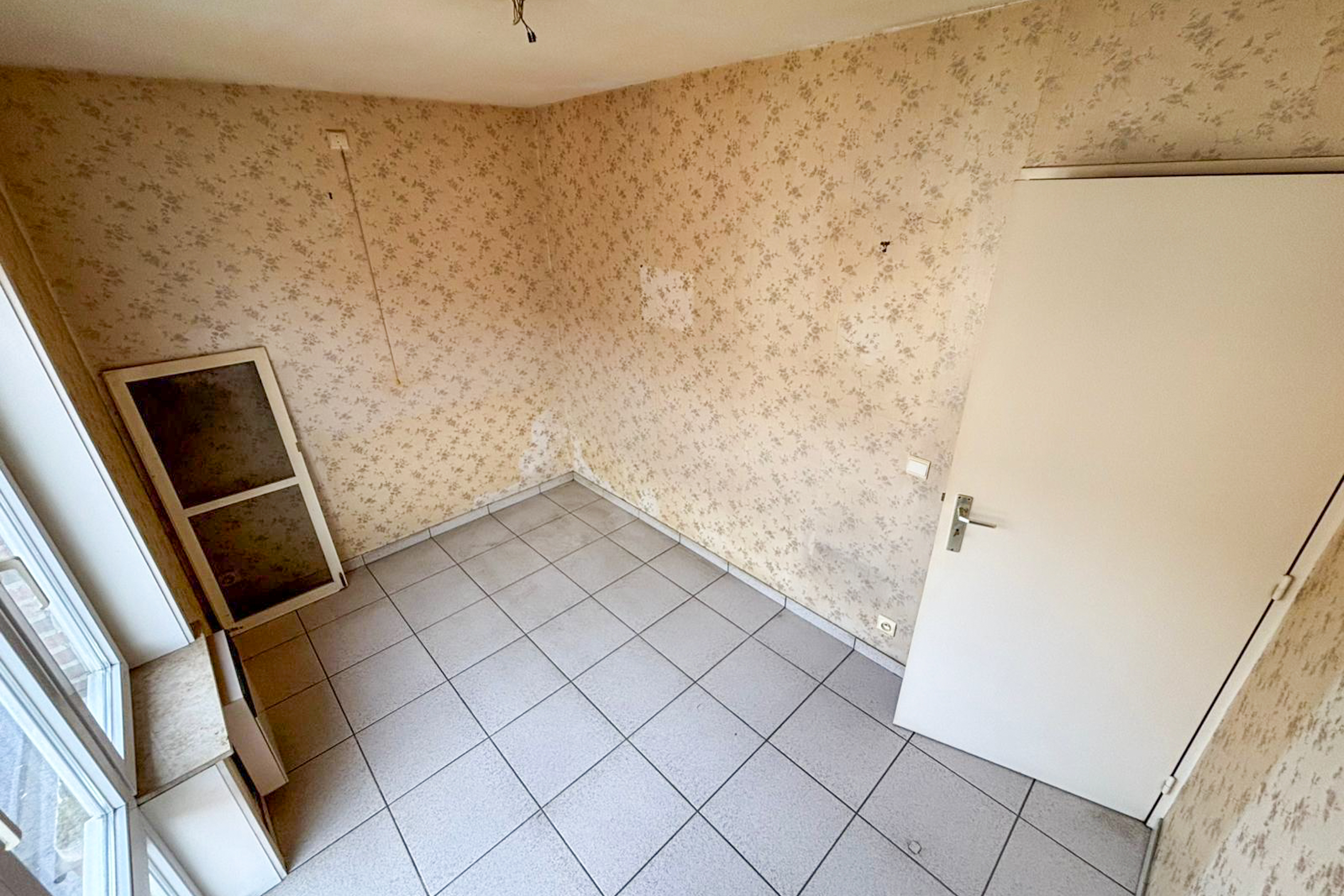 TotalCleanup-Afbeeldingen-Realisaties-MarianneV-TotaleLeeghaling-Appartement-Oostrozebeke-Slaapkamer-1-Na