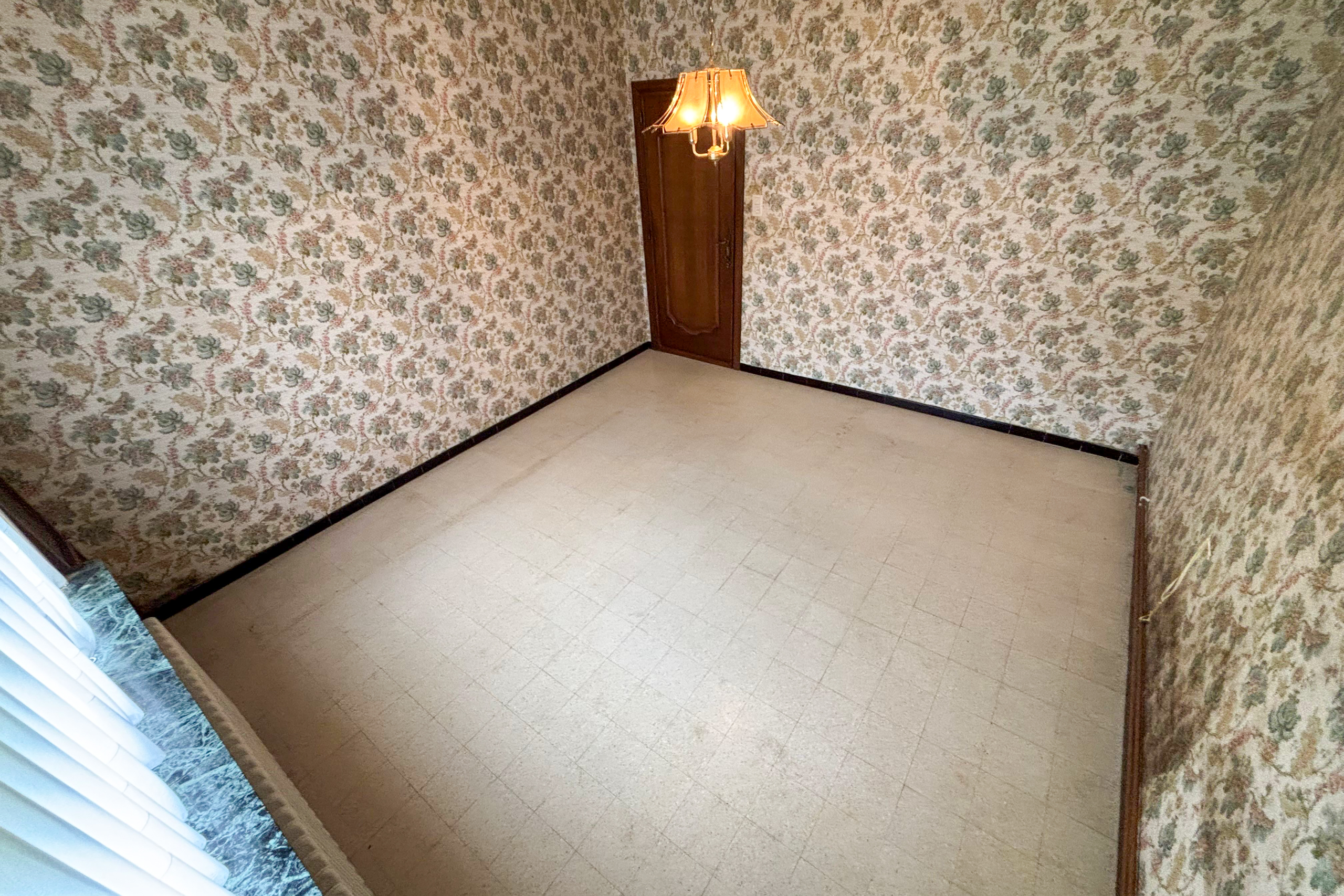 TotalCleanup-Afbeeldingen-Realisaties-RitaP-TotaleLeeghaling-Woning-Avelgem-Slaapkamer-1-Na