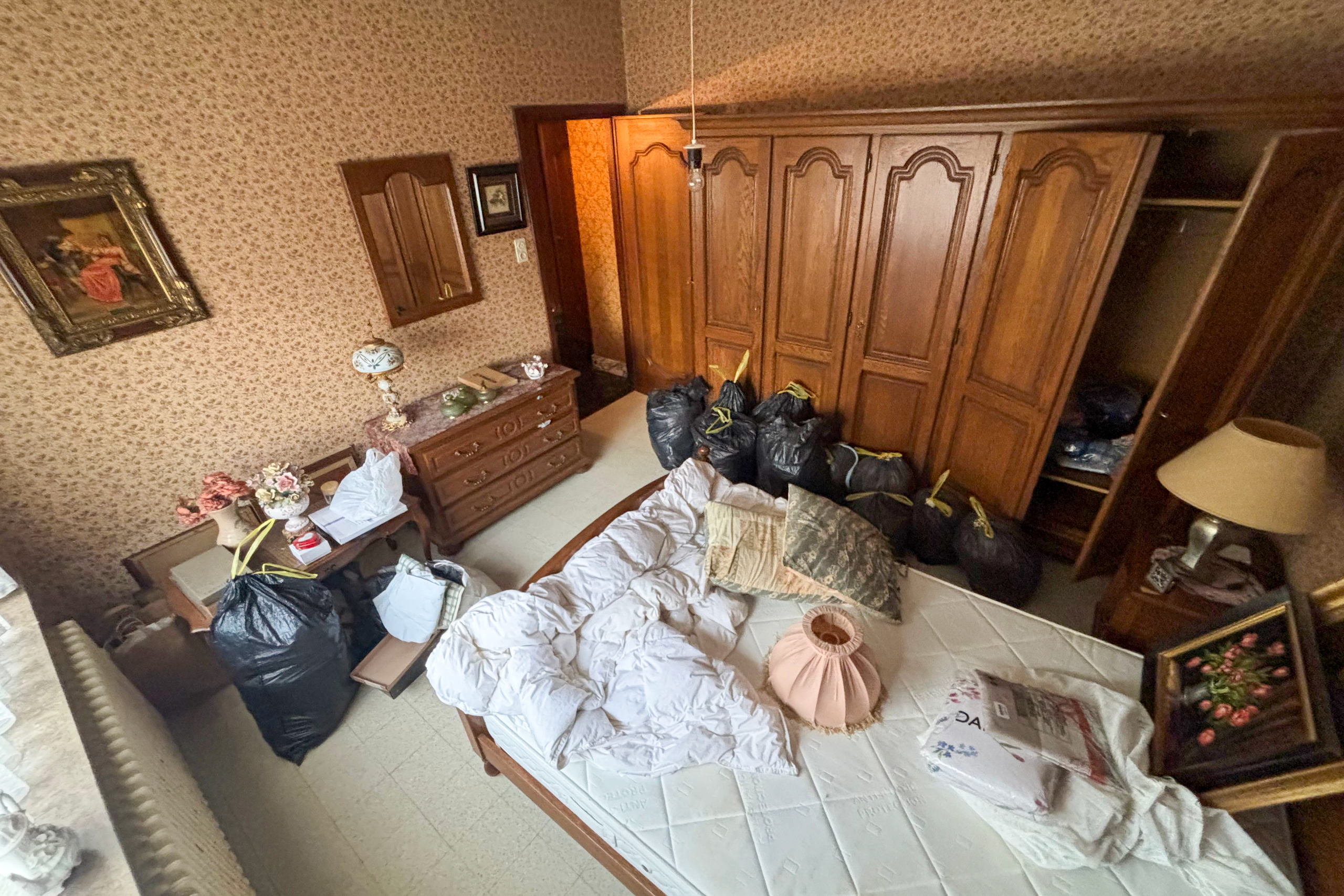 TotalCleanup-Afbeeldingen-Realisaties-RitaP-TotaleLeeghaling-Woning-Avelgem-Slaapkamer-2-Voor