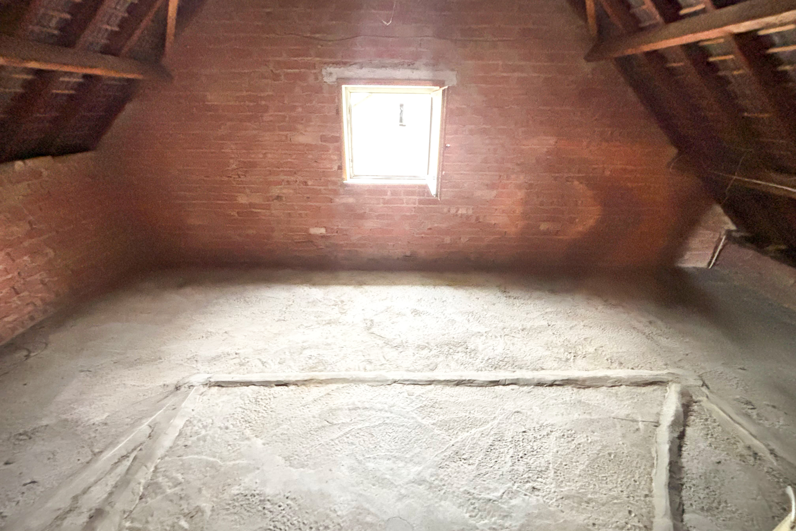 TotalCleanup-Afbeeldingen-Realisaties-RitaP-TotaleLeeghaling-Woning-Avelgem-Zolder-1-Na