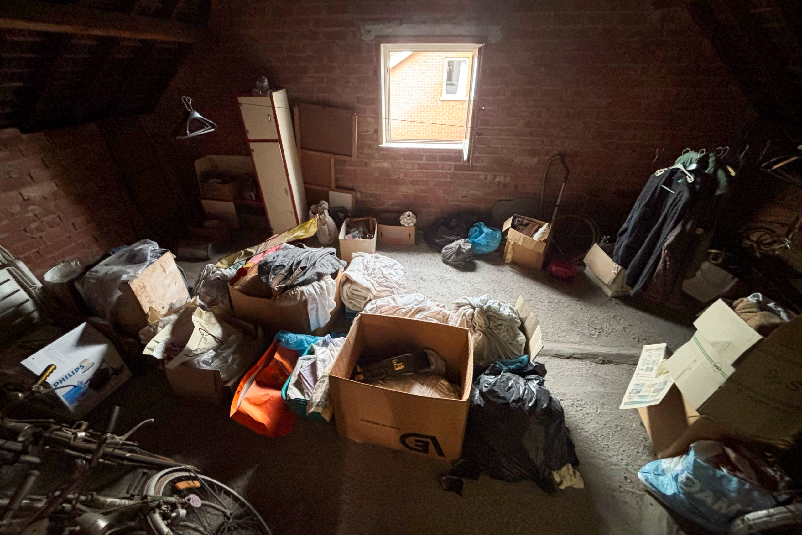 TotalCleanup-Afbeeldingen-Realisaties-RitaP-TotaleLeeghaling-Woning-Avelgem-Zolder-1-Voor